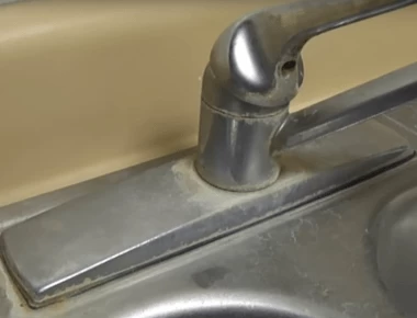 Πώς βγαίνουν εύκολα τα άλατα στον νεροχύτη και την βρύση; (βίντεο)